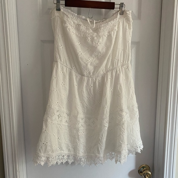 Cupshe White Strapless Dress - Picture 3 of 5